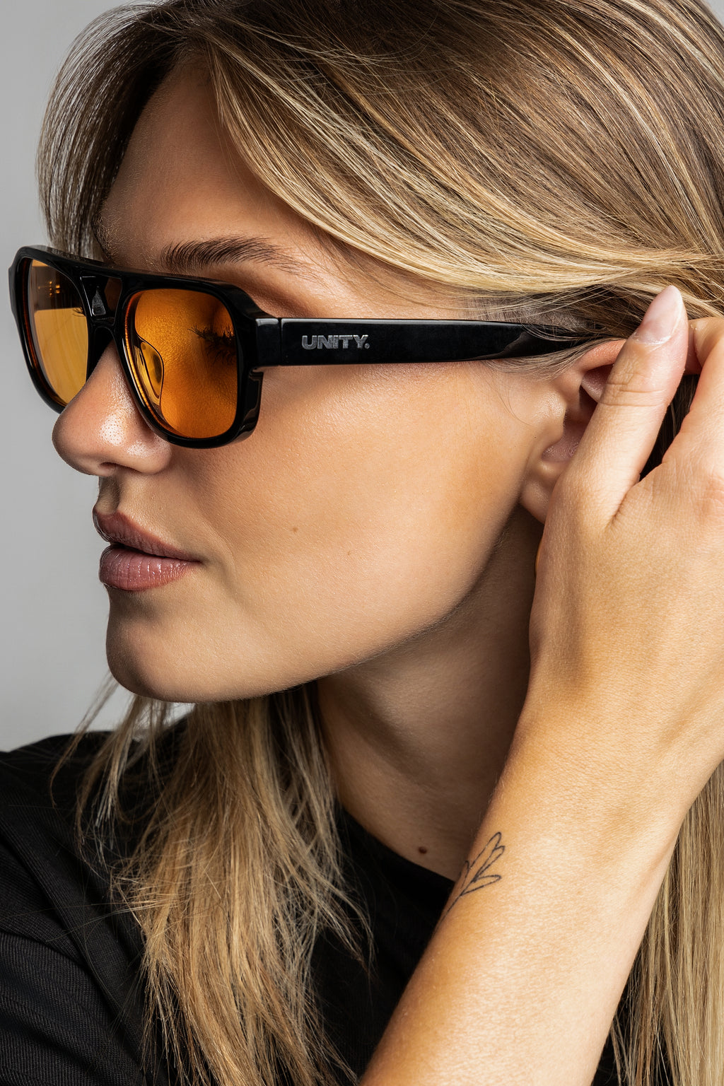 Unity Rift Sunglasses Black Amber