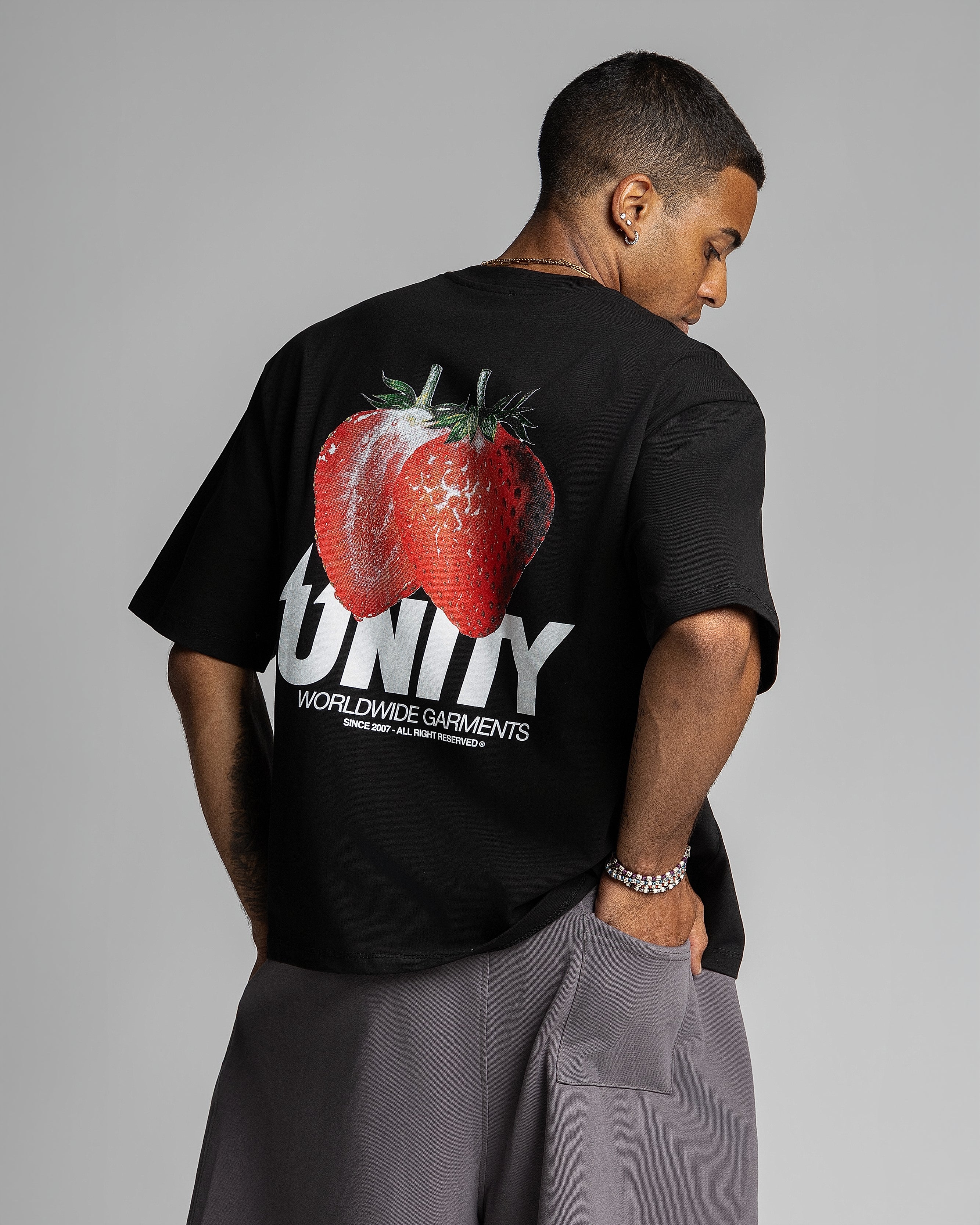T-Shirt Unity Strawberry Black