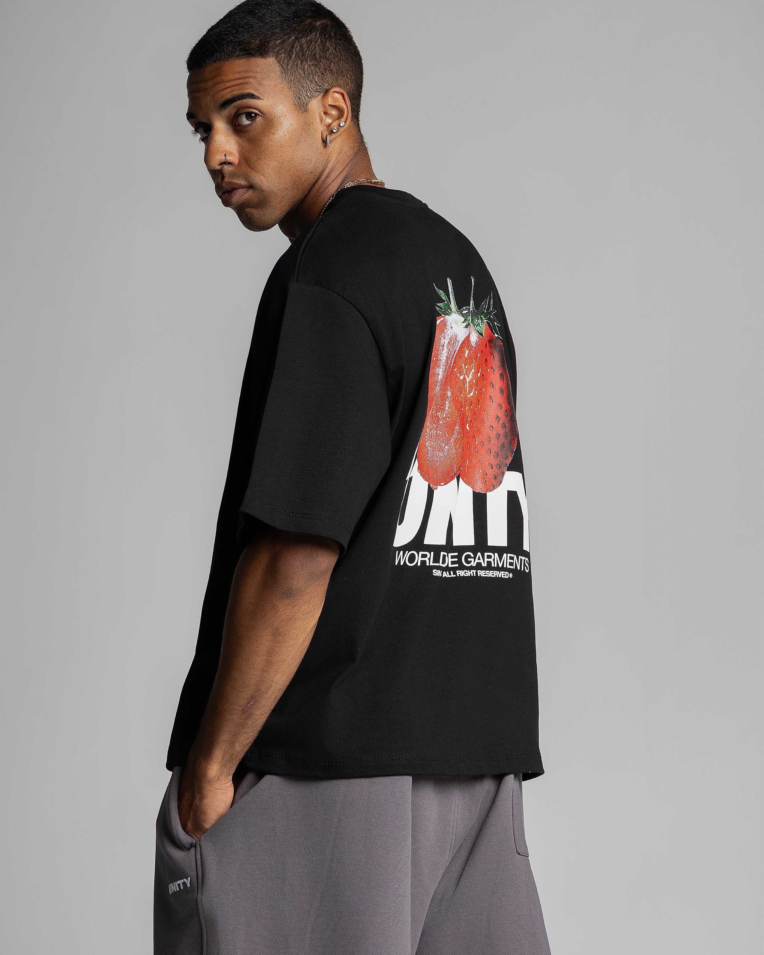 T-Shirt Unity Strawberry Black